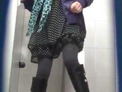 Chinese toilet peeing 14