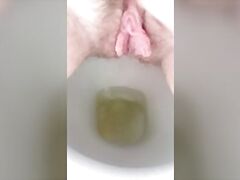 Laura Lips having a Piss